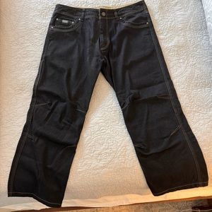 Kuhl Black Riot style the size is 36x32